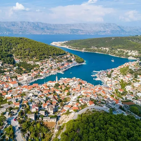 Holiday home Family Friendly House With A Parking Space Pucisca, Brac - 749 Pucisca