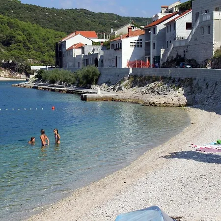 Family Friendly House With A Parking Space Pucisca, Brac - 749 Holiday home *